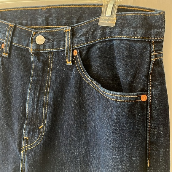 Levi Strauss 505 Denim Jeans Men’s 35 W X 32 L Dark Blue Wash Roomy Fit Classic - Picture 5 of 17